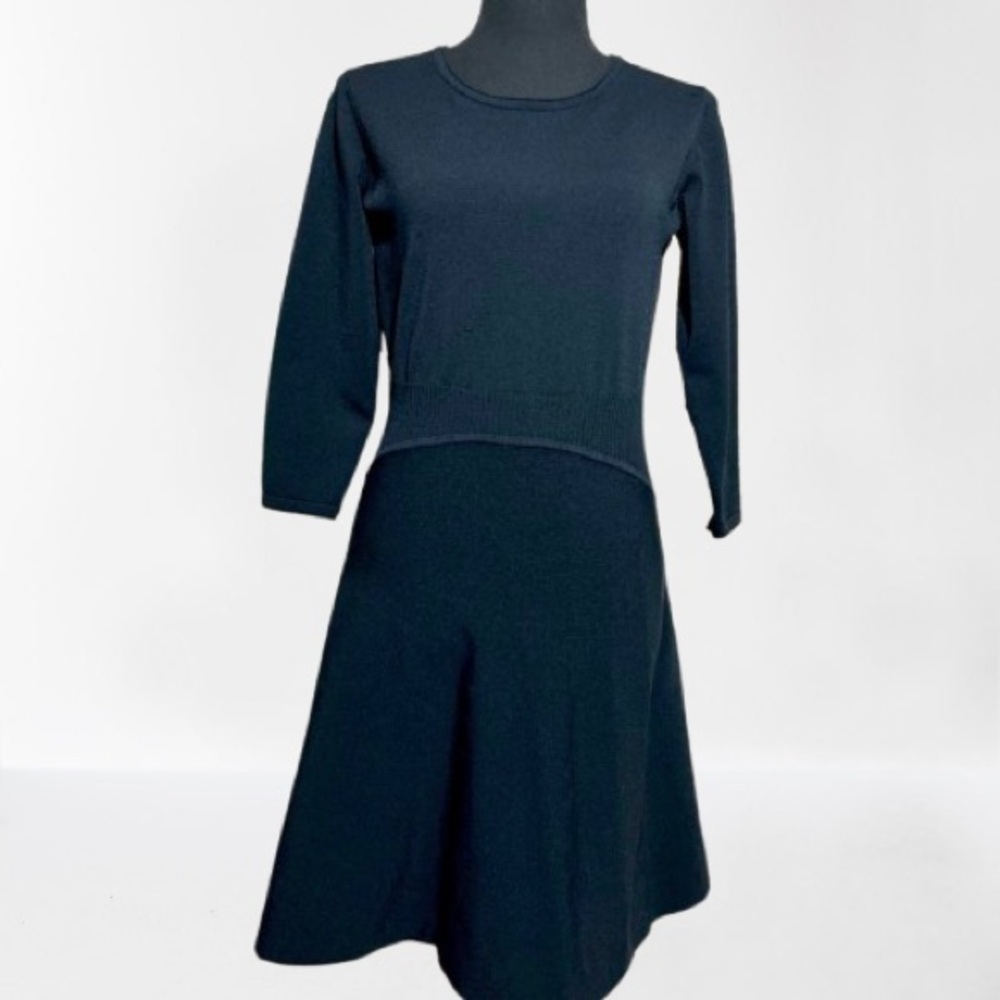 Simply Vera Classic Black Dress Vera Wang Medium 
3/4 Long Sleeves Fit & Flare